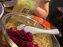 -龙巢盱眙龙虾·牛蛙·烧烤宵夜(八卦岭店)