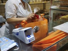 -白玉兰食品甜凤店(合生汇店)