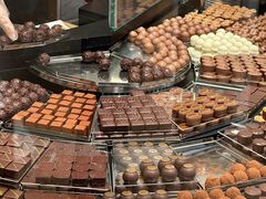 -Laderach 莱德拉(上海环贸iapm店)