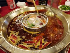 -山城年华老火锅(玉林店)