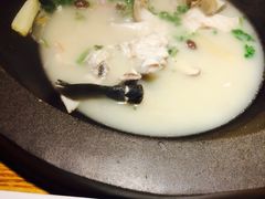 -咕嘟草帽鱼·牛奶一样的鲜鱼汤(天鹅湖万达广场店)