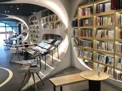 -钟书阁(珍园店)