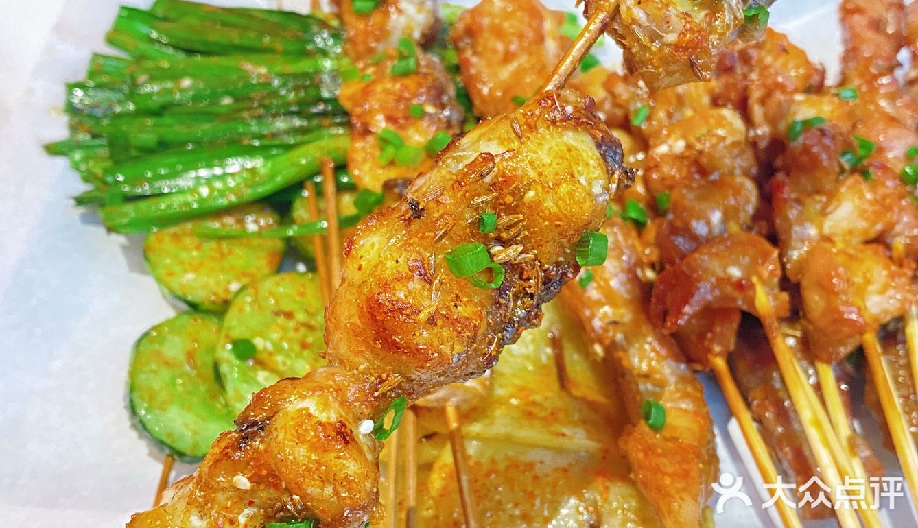 夜宵时间烧烤大餐!