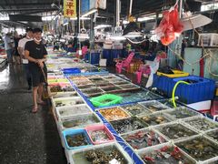 -霞涌市场海鲜摆卖区