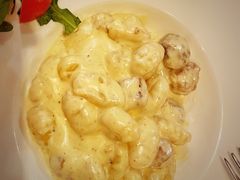 土豆面配香肠蓝乳酪酱-La Tavernetta(Bar à Vin)(乌鲁木齐路店)