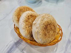 双面芝麻烧饼-清真喜兰老丁羊汤特色小吃