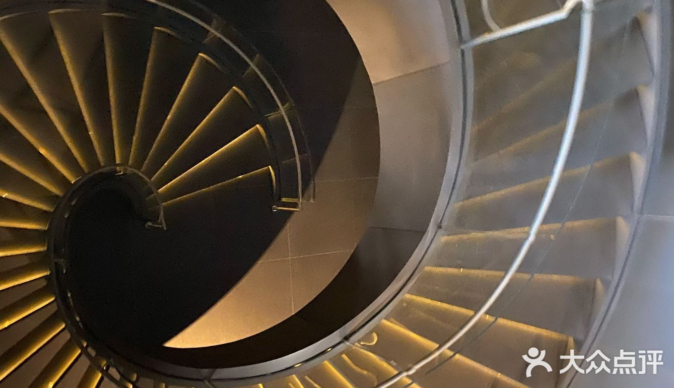 藏在古镇中的现代建筑