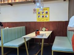 -阿瓦山寨·湘菜现炒·剁椒鱼头王(咸阳总店)