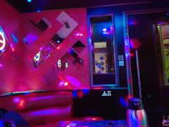 -乐翻天量贩式KTV(淞发路店)