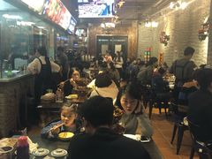 等位区-巴四老城区炭火蛙锅(张江店)
