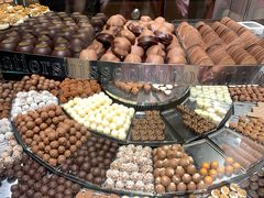 -Laderach 莱德拉(上海环贸iapm店)