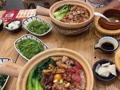 -煲仔皇腊味煲仔饭(经四万达店)
