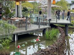 -茅草房·河畔园林火锅