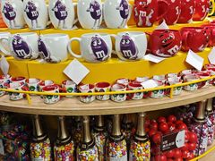 -m豆巧克力世界(上海世茂广场店)