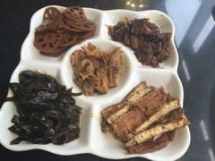 闫府私房菜(恒隆广场店)-闫府私房菜·百年鲁菜(恒隆店)