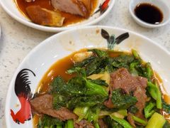 芥蓝炒牛肉-甜蜜蜜港式茶餐厅(虹梅店)