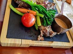 -东西风牛排馆周末烧烤自助(首都机场希尔顿店)