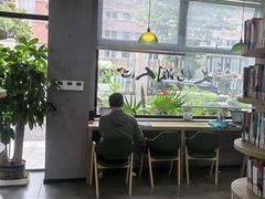 -曹家渡街道图书馆