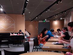 大堂-麦当劳(中山公园龙之梦店)