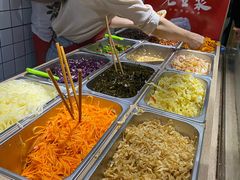 自助取餐区-三兄弟高炉烧饼