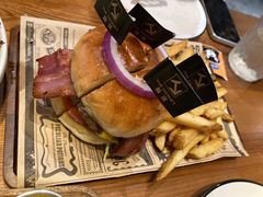 经典芝士牛肉汉堡-THE CORNER角落