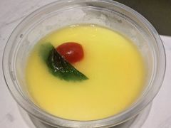牛奶黄桃布丁-美庐餐厅·湖北菜·吴佩孚公馆(南京路店)