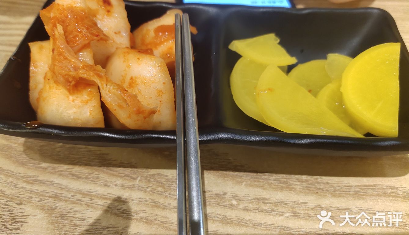 鱼饼 紫菜饭团 鱼饼是真富含鱼味 有点腥