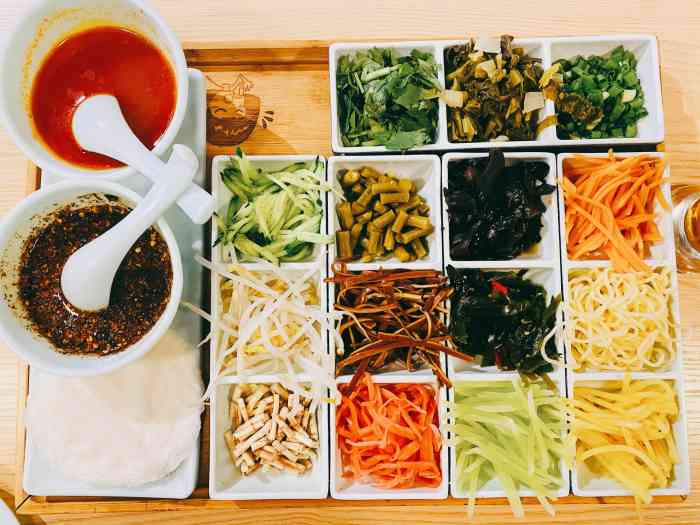 wawa酸汤黔味小生活(三里屯店)-"因为想吃丝娃娃,团购了一个双人套餐