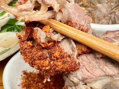 -大众跷脚牛肉馆·非遗传承单位(峨眉山店)