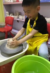 -泥娃娃DIY陶吧(易生活购物公园店)