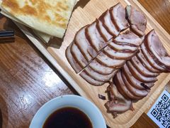 -老天桥酱肉烧饼夹肘子(天桥店)