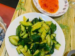 拍黄瓜-玫瑰红烤羊排(北新桥三条店)