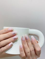-花岐款式专研健康美甲沙龙