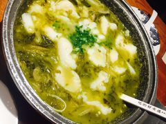 -渝是乎酸菜鱼(龙旗购物中心店)