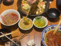 -万记麻辣烫国展总店