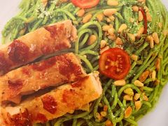 鸡肉松仁菠菜汁意面-西堤牛排(龙德广场店)