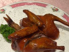 脆皮乳鸽-囍凤楼·粤菜·点心·火锅(温特莱店)