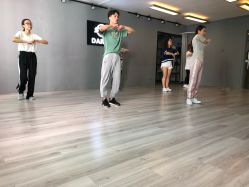 -STAR舞蹈工作室