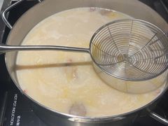 -尚尚仙·酸汤猪手·猪肚鸡火锅(华联万柳购物中心店)