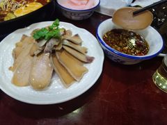 -丹水桥地锅鱼·翘嘴鲌·地方特色全鱼宴(丹江口大坝店)