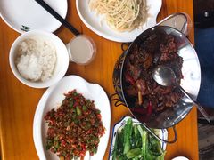 -临江餐馆二楼美食部落
