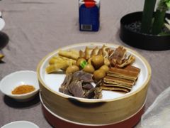 -香山湖家家宴(中山陵店)