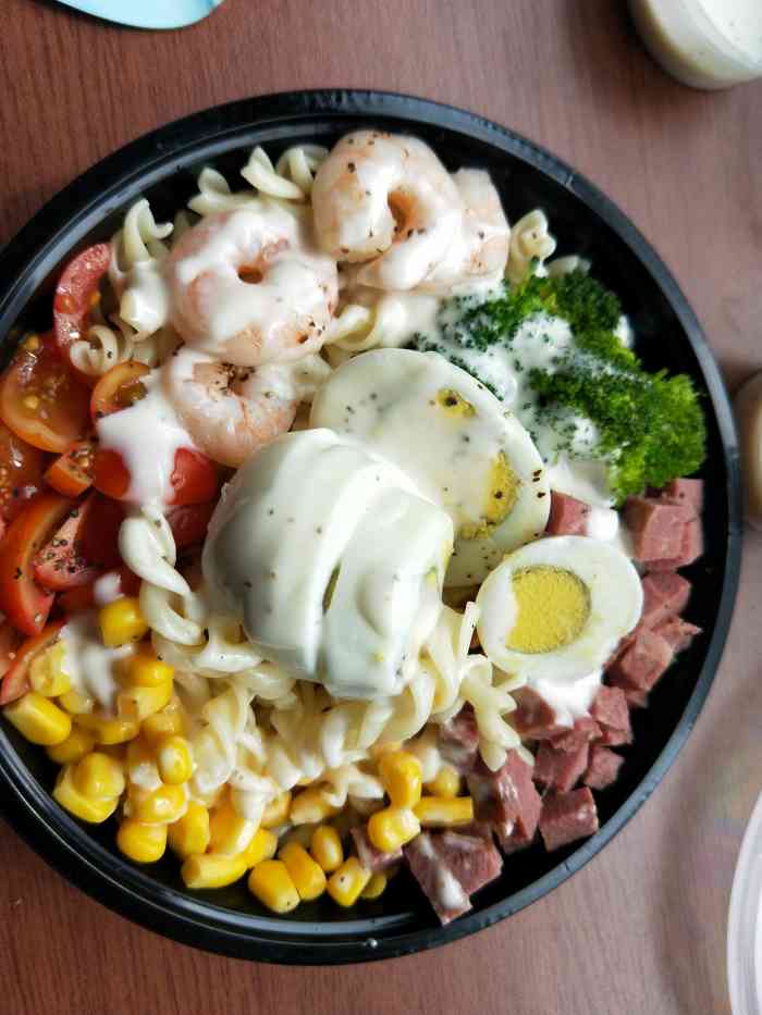 mrsalad沙拉嘿呦-"减肥中～中午订的轻食沙拉,希望吃了能瘦.