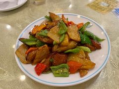 -鹤乡东北菜(崮山路店)