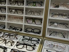 -美式眼镜·授权蔡司.依视路.尼康.豪雅.明月(南翔印象城店)