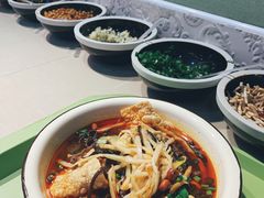 -丽丽三鲜螺蛳粉(田林路店)