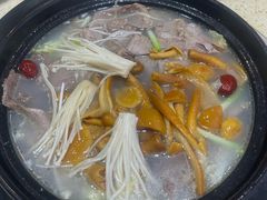 -九寨特色牦牛肉汤锅 羊肉汤锅