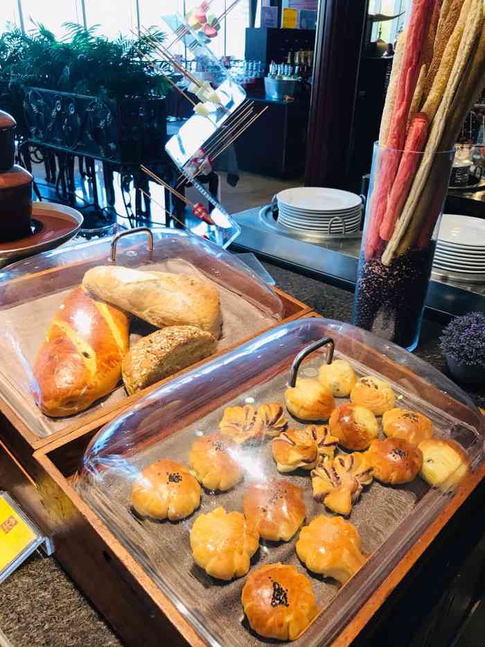 秀兰饭店餐厅-"秀兰饭店自助餐,一家十几年都需要你排队的.