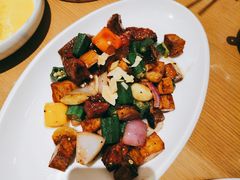 五彩雪花牛肉粒-宴会中心