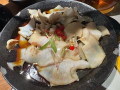 海螺片炝拌高山绣丸子菌-芸山季·云南野生菌火锅(南翔印象城MEGA店)
